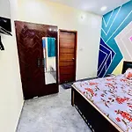 Amrit Residency- 5 Mins From Prem Mandir And Iskon Temple